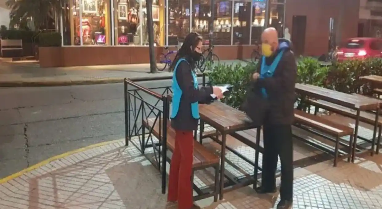 Rosario: multaron 12 bares por no cumplir con el distanciamiento