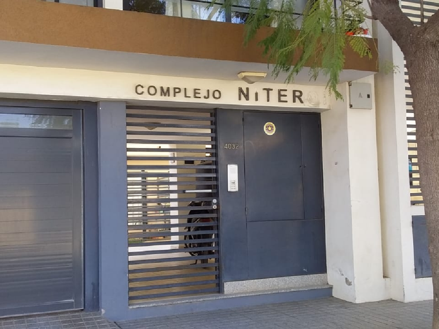 Una estudiante busca recuperar los apuntes y la computadora que le robaron 