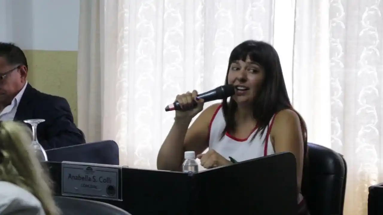 Anabela Colli cruzó a los concejales del oficialismo.