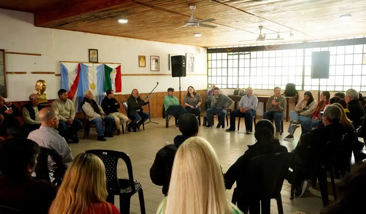 Bahl estuvo en Nogoyá y dijo que no votará leyes de ajustes