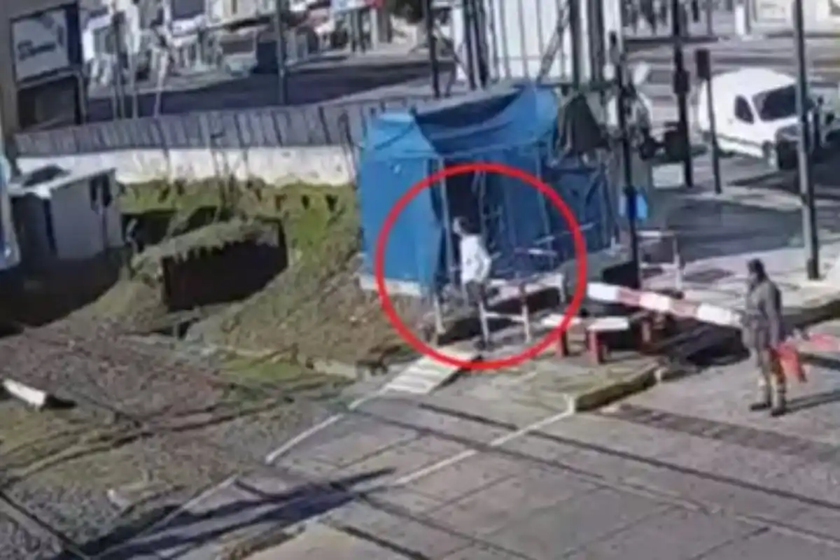 El conductor de un tren evitó el suicidio de un adolescente