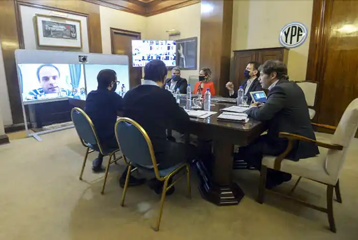 San Cayetano en reunión sobre una línea de leasing