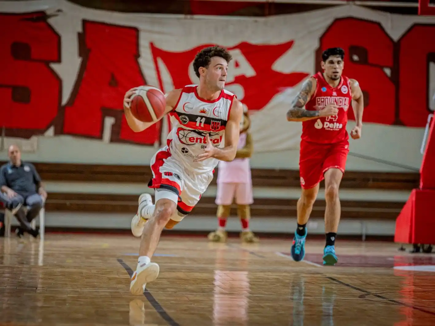 Nicolás Reynoso fue por segunda vez el máximo anotador de Central en estos primeros cuatro juegos del torneos.