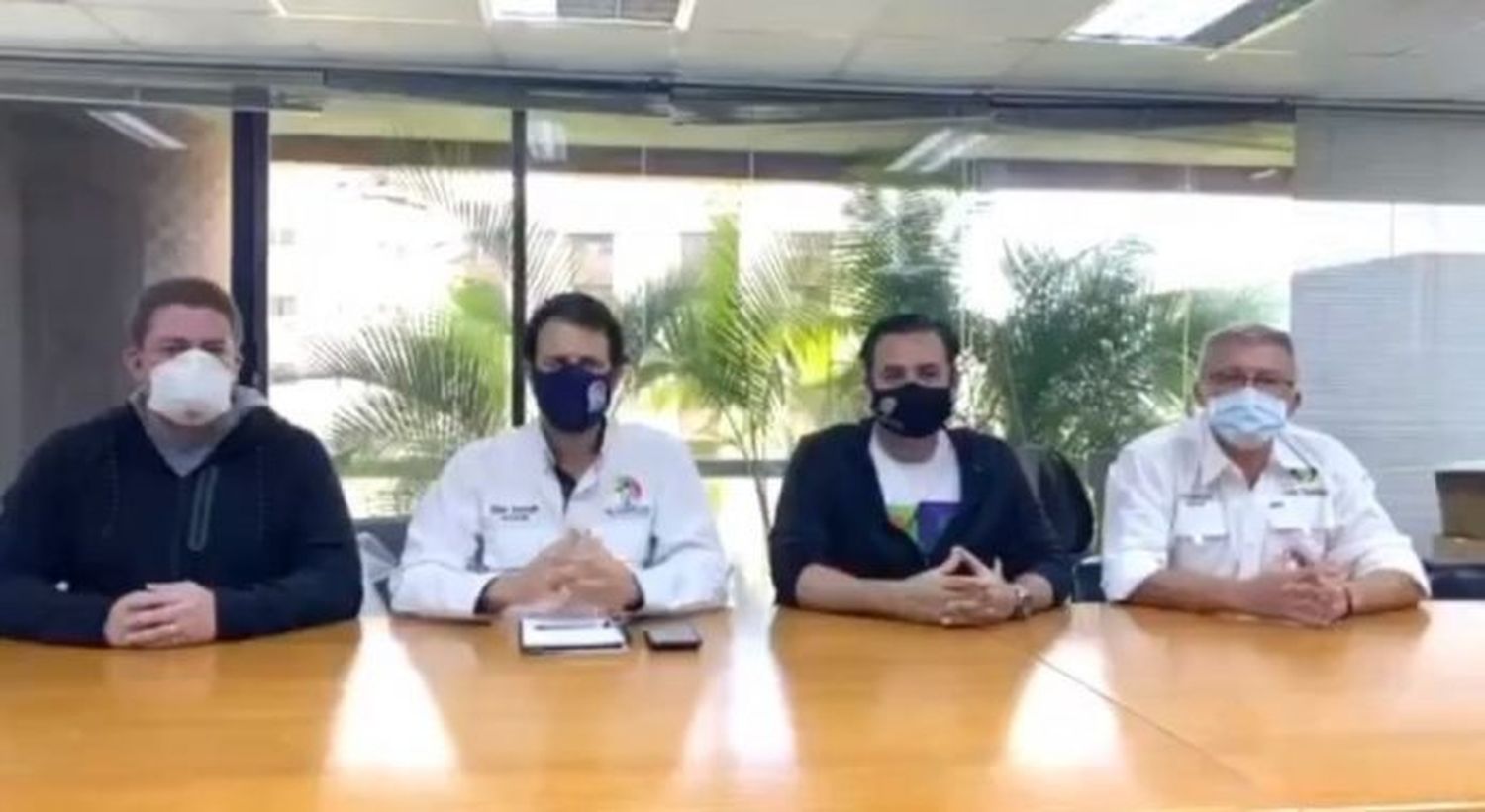 Alcaldes capitalinos piden «no bajar la guardia» por flexibilización de la cuarentena