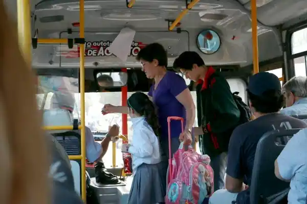 El boleto de colectivo podría aumentar hasta los 11 pesos 