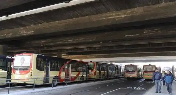 Continúa la medida de fuerza en la Línea 60: Los pasajeros viajan gratis