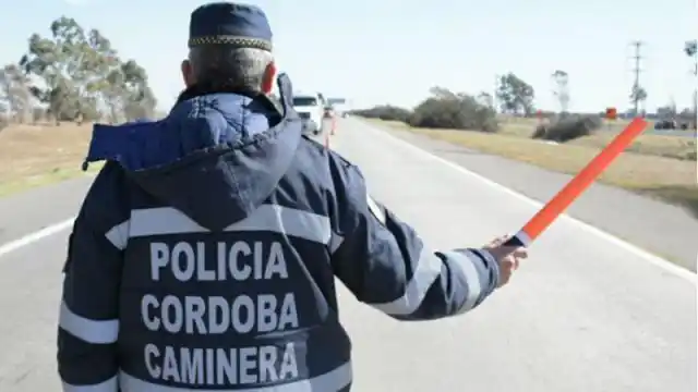 Polémica en Córdoba por insólita multa de la Policía Caminera en un control
