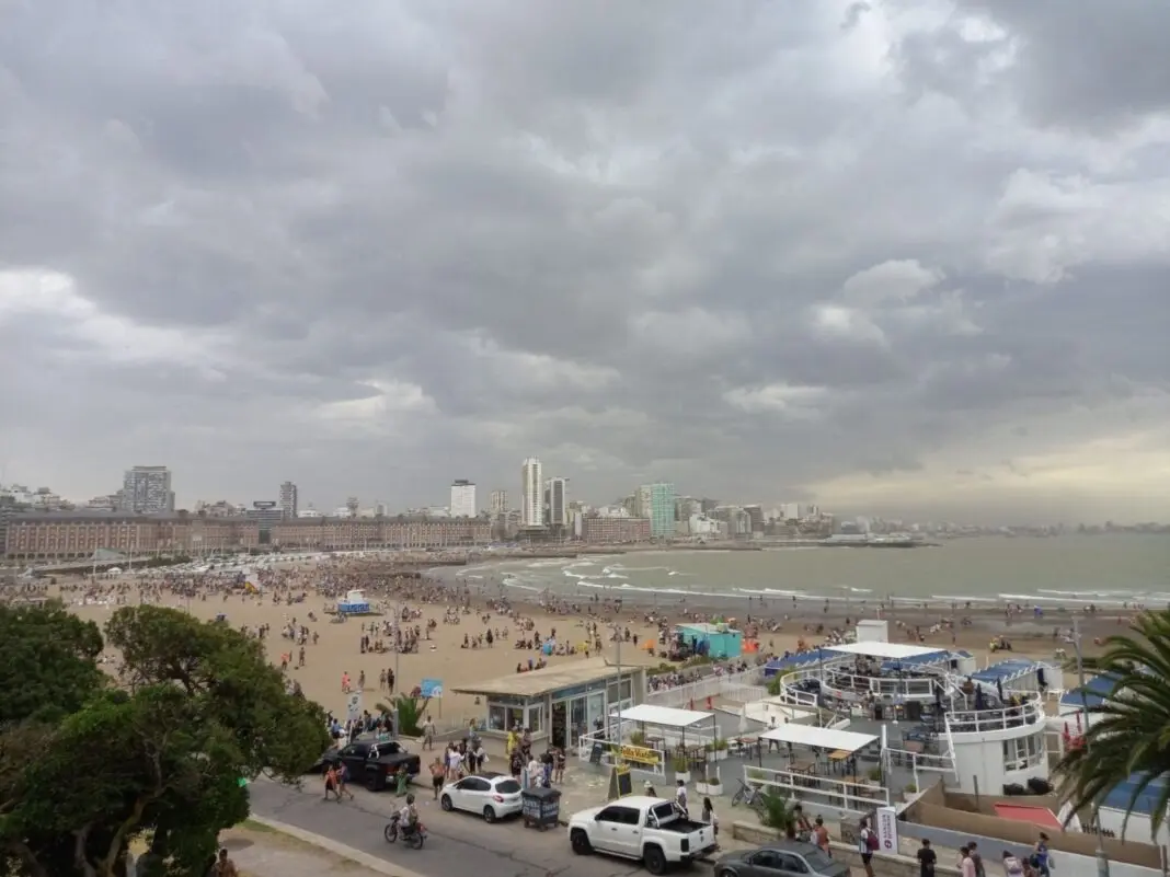 Mar del Plata con nubosidad e inestabilidad en Carnaval, aunque el sábado se perfila como el día más favorable.