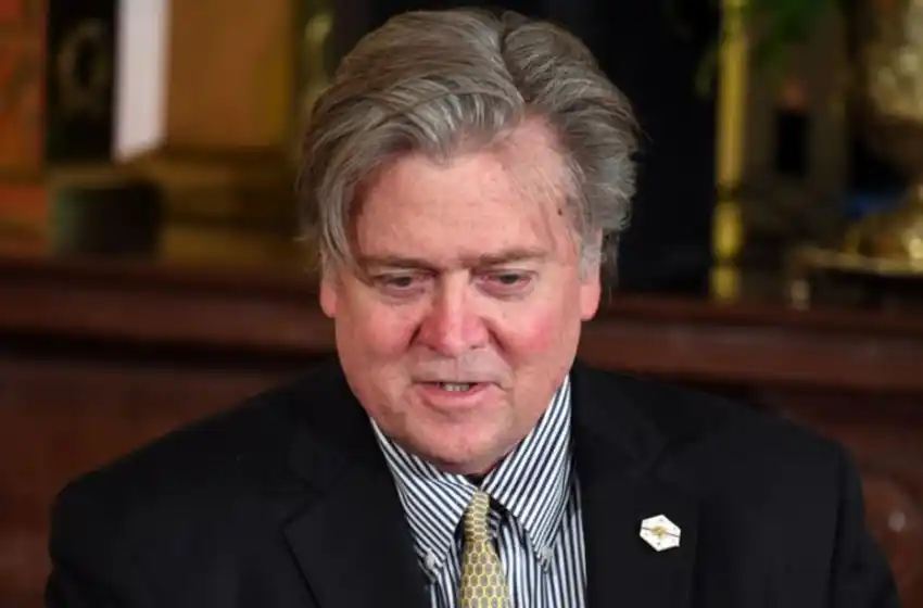 El FBI arrestó a Bannon por negarse a declarar en el juicio por el asalto al Capitolio