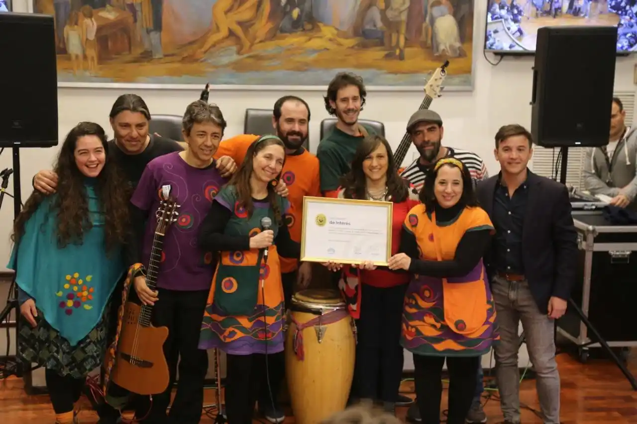 El Concejo homenajeó a los Canticuénticos