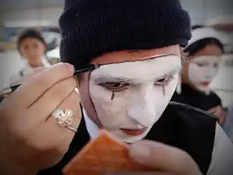 Teatro a la gorra: “A telón abierto”, una vez más en la ciudad 