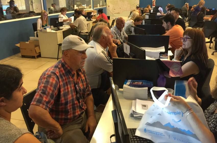 Se retoma la entrega de tablets para jubilados del programa +Simple