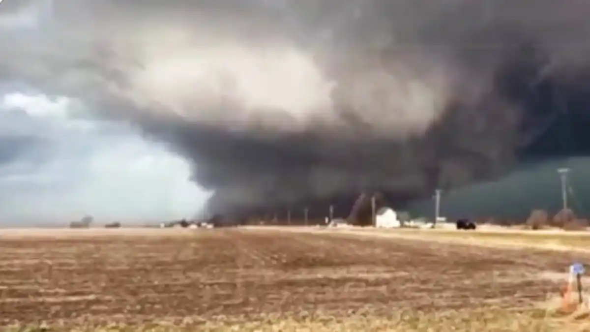 Al menos 11 muertos dejan tornados y violentas tormentas en EE.UU. (+Videos)