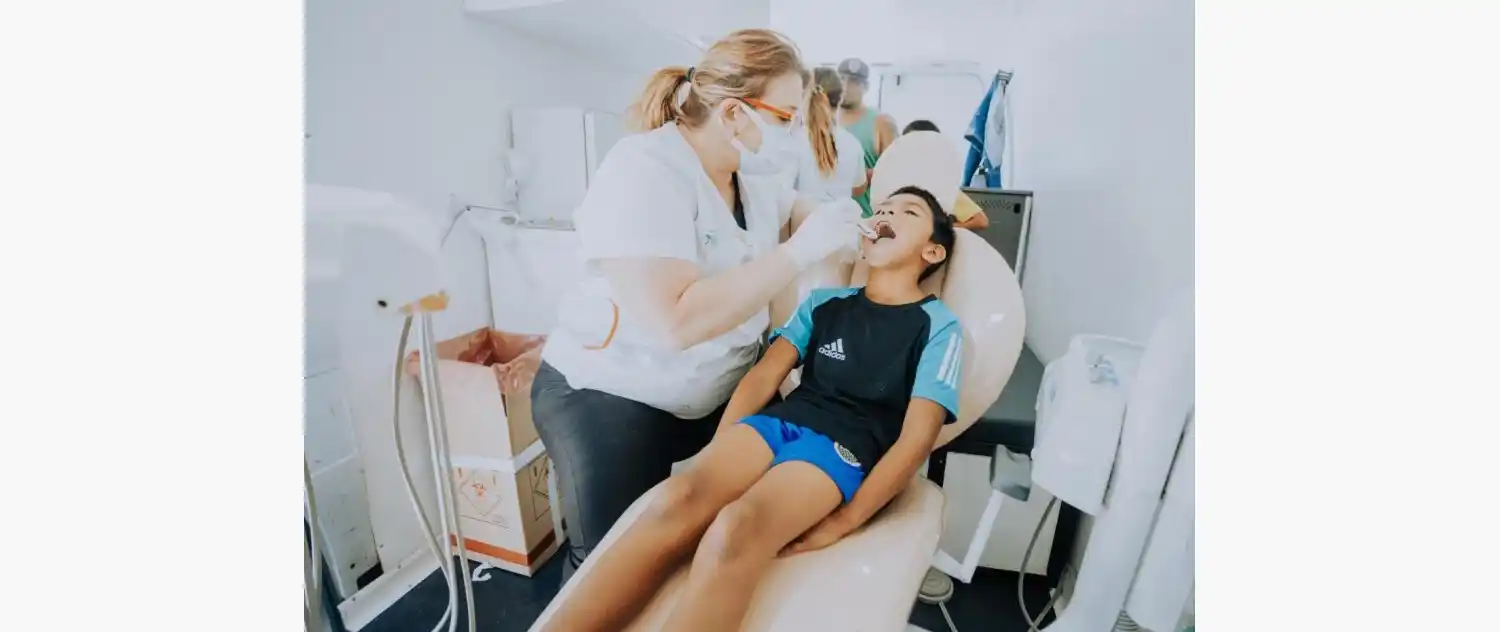 Salud bucal en las aulas: relanzan el programa Red de Sonrisitas en escuelas municipales