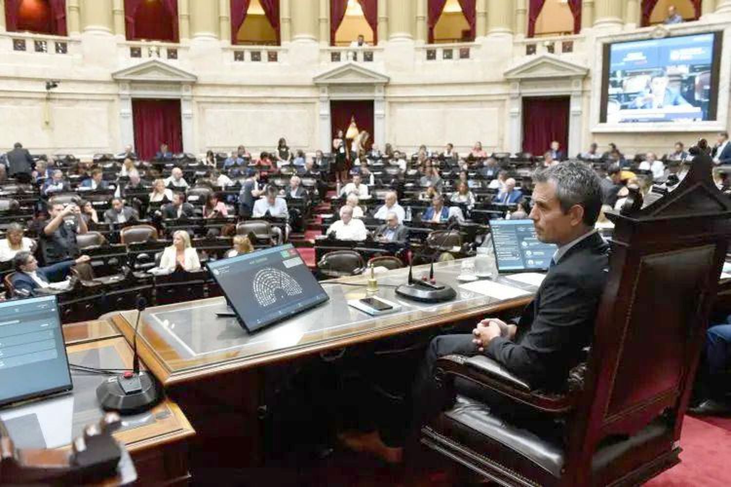 Pasado el feriado XL, se aceleran los 
tiempos para el debate de la ley Bases