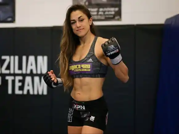 Corinne Laframboise se entera de su embarzo justo antes de la pelea