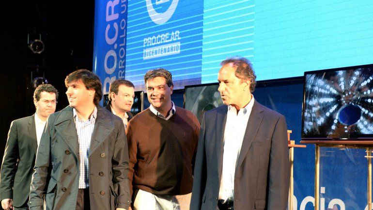 Scioli participó de sorteo del ProCreAr en Tigre y cerró encuentro del PJ en San Nicolás 
