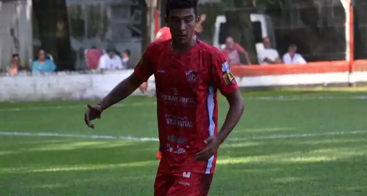 Alejo Macelli también firmó contrato con Defensores Unidos de Zárate y dio un salto en su carrera: “Es una oportunidad única”