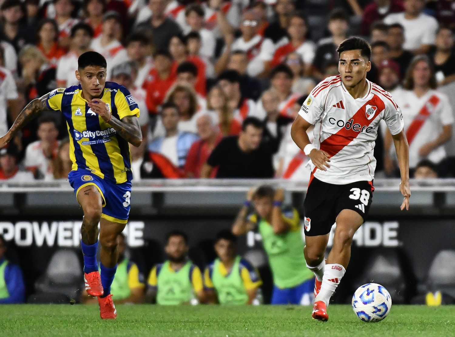 River no mostró mejorías y terminó 2-2 con Central