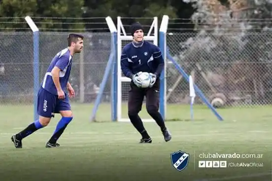 Mauro Beltramella se desgarró. (Foto: Florencia Arroyos - Club Alvarado)