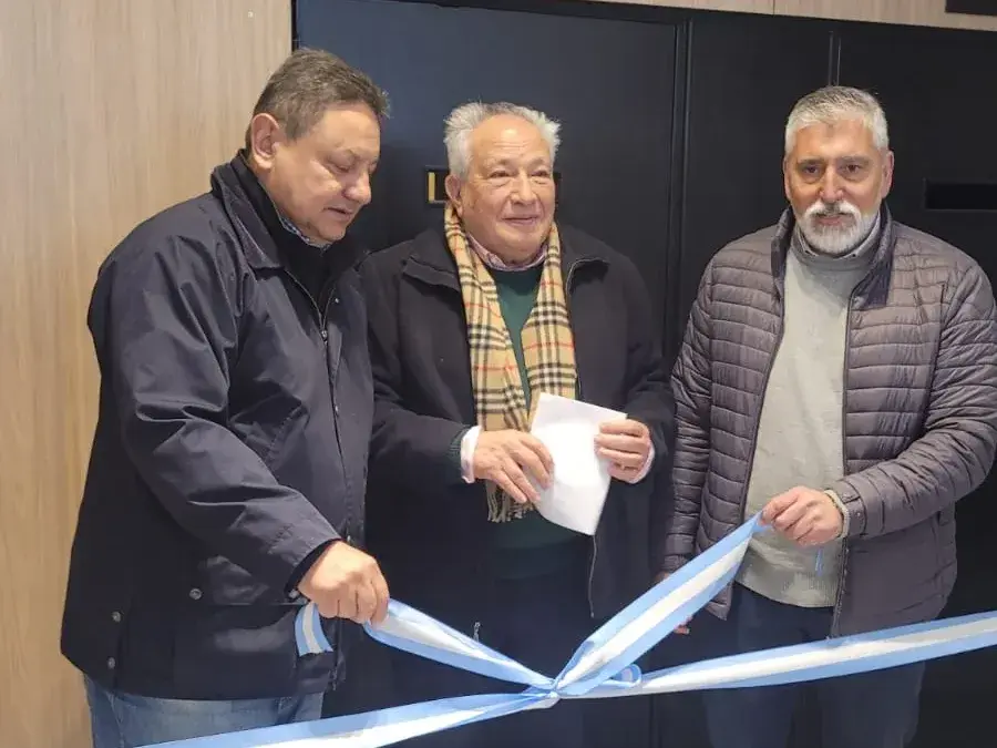 Sergio Melgarejo (CARBAP), Eugenio Simonetti (SRTA) y Juan Apolonio (Sec. de Seguridad municipal) realizaron el clásico corte de cinta