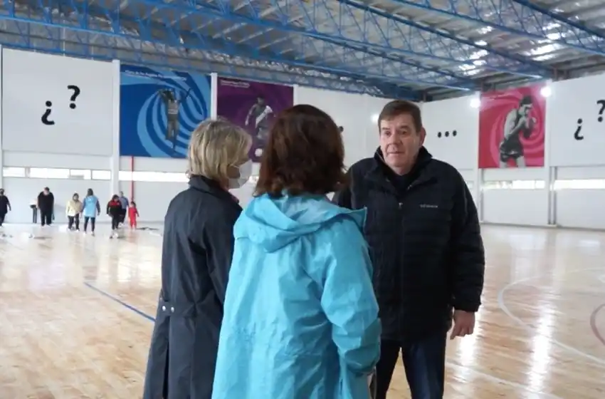 Vecinos del Centenario ya disfrutan de las instalaciones del Polideportivo