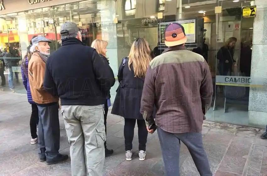 El dólar cerró la semana por encima de los $45 en Mar del Plata