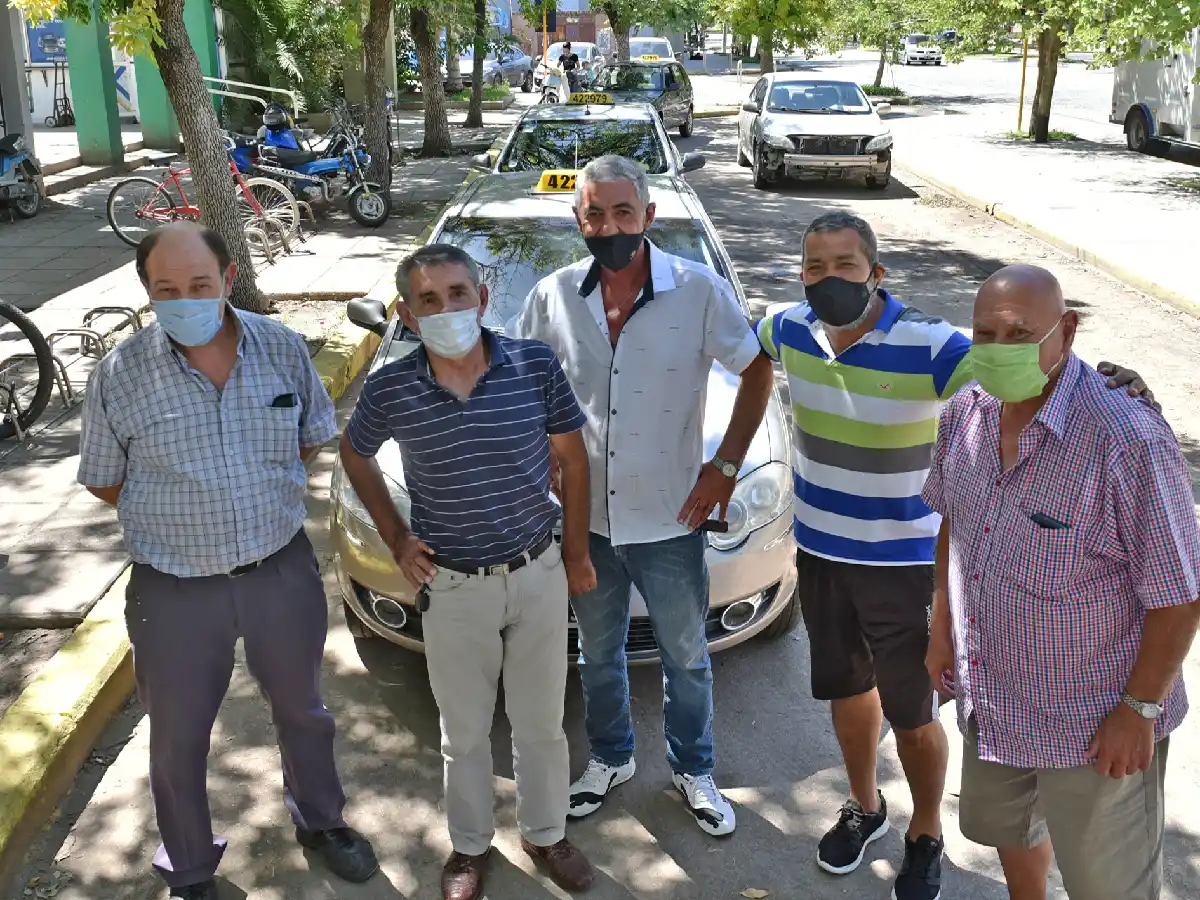 Con tarifa unificada, los taxis dan pelea a la crisis   