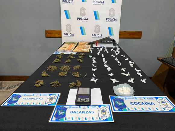 Dos hermanos detenidos por venta de drogas