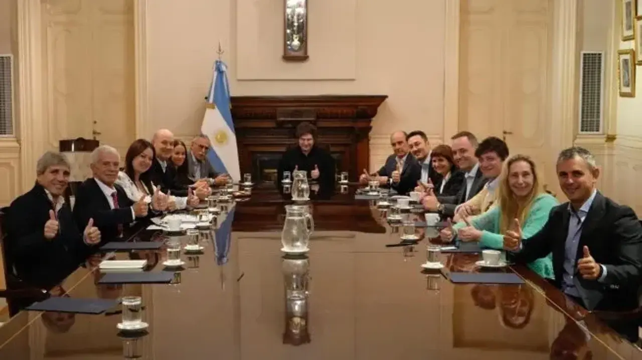 Sorpresiva reunión de gabinete encabezada por Milei tras la fuerte derrota en Diputados (Archivo)