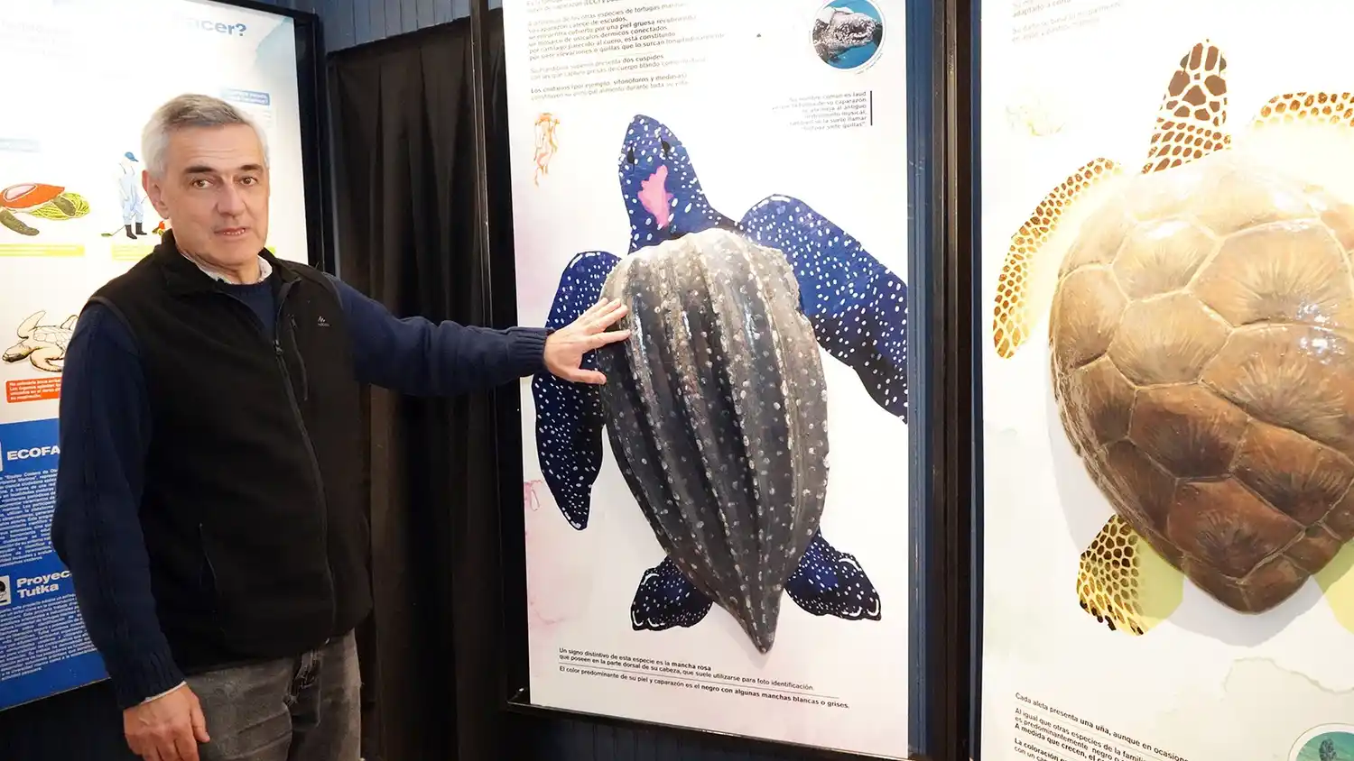 Hidrobiológica. El director Gustavo Chiaramonte muestra una de las salas