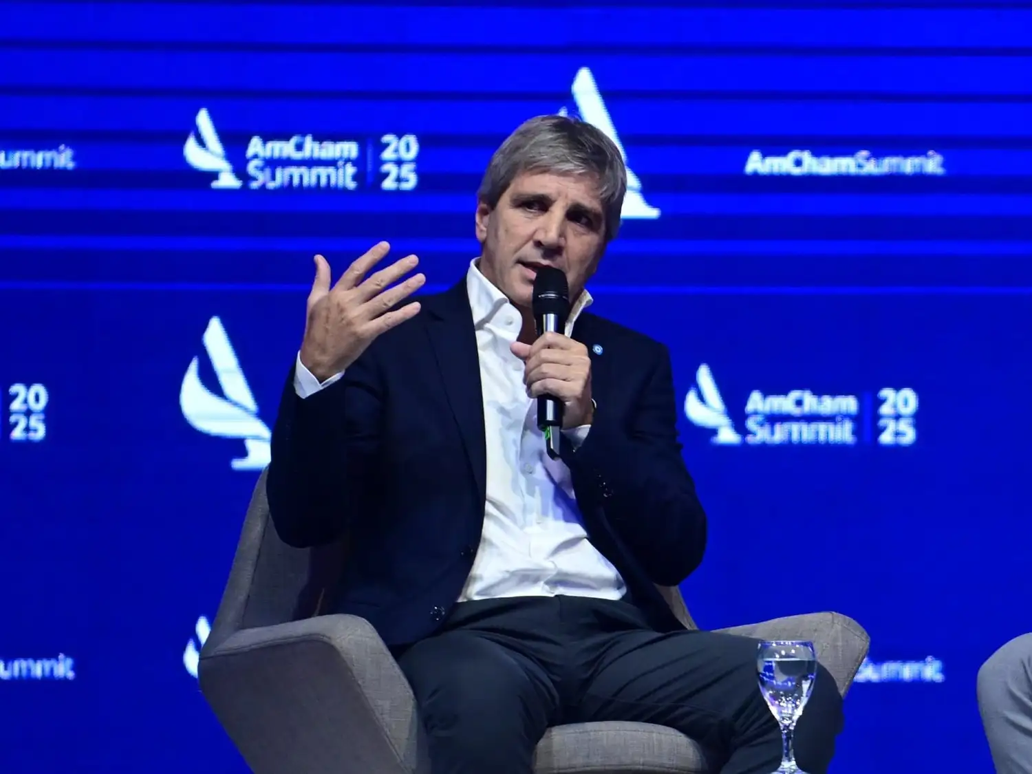 Luis Caputo.