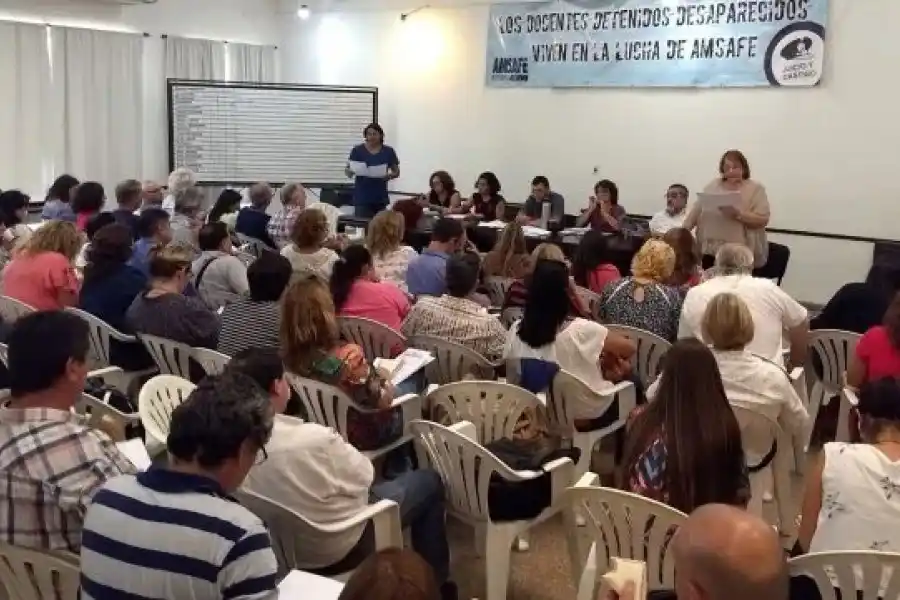 Docentes de AMSAFE rechazaron oferta salarial e irían al paro