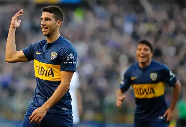 Calleri se fracturó la nariz pero juega igual
