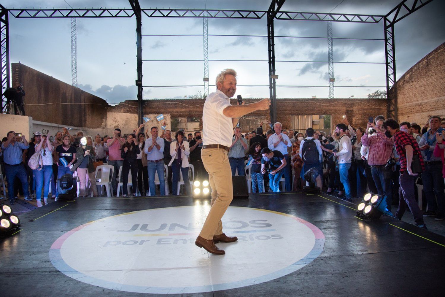 Juntos por Entre Ríos lanzó la campaña: "Esta es la tormenta que se le viene al kirchnerismo", arengó Frigerio