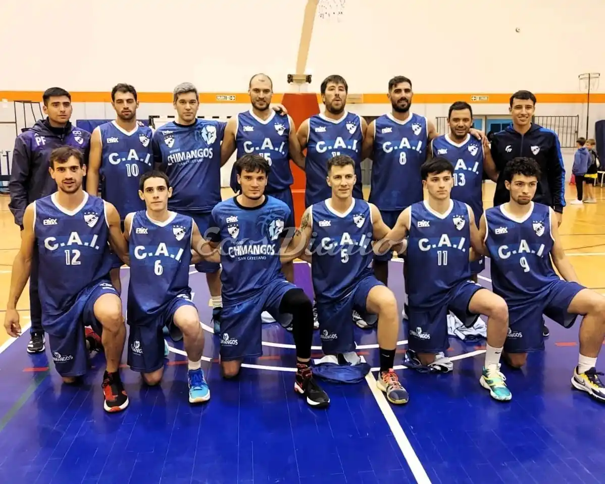 Los jugadores de Independiente de San Cayetano en su último partido antes de la clasificación