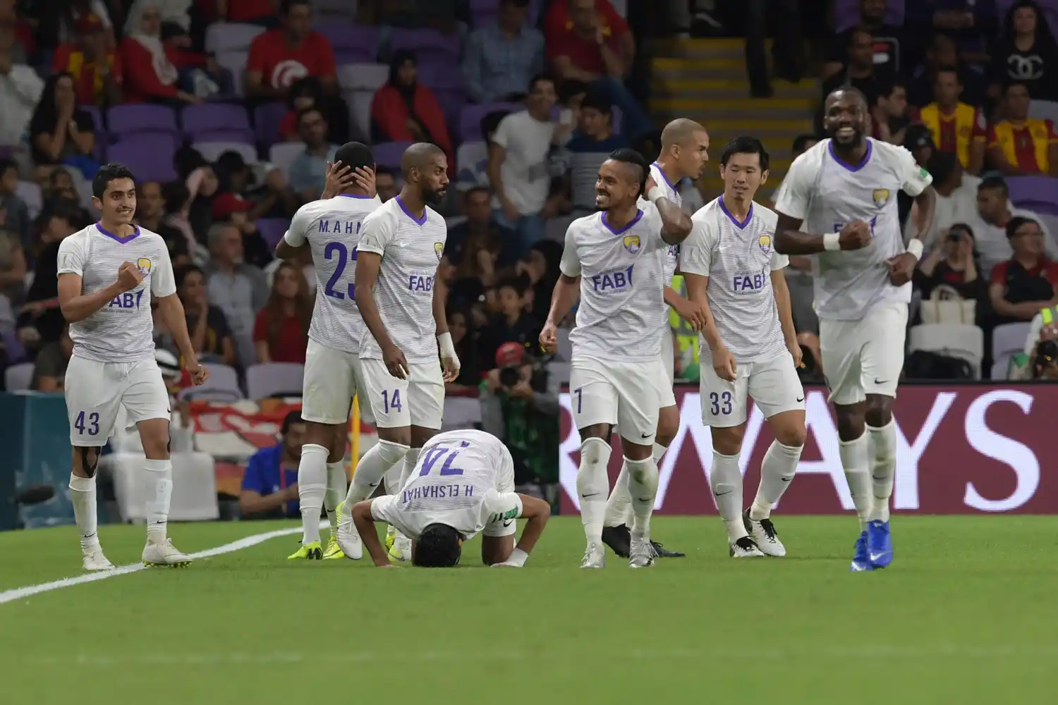 El local Al Ain goleó y será el adversario de River