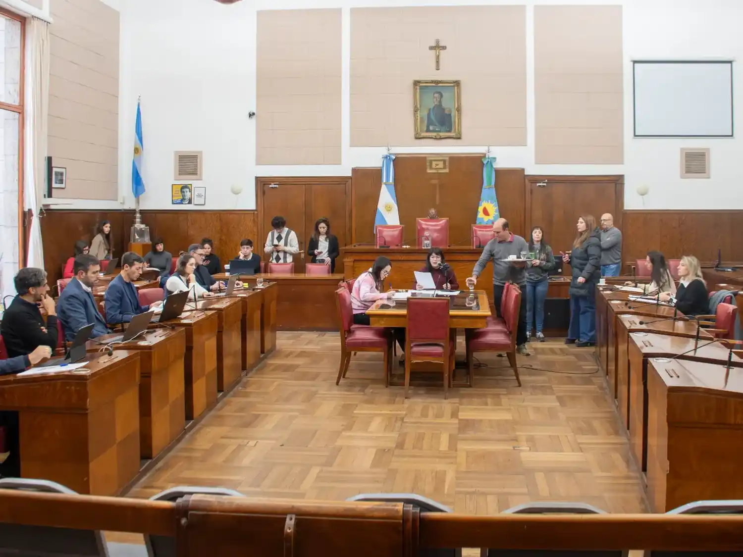La Comisión de Educación dio despacho favorable a la iniciativa, que propone convocar a una jornada de trabajo para avanzar en la creación del Museo del Deporte Marplatense.