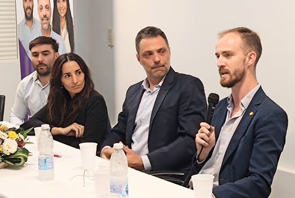 Mayer cerró campaña en Sunchales: “Hay dos modelos, el de cualquier candidato de la casta o el nuestro”