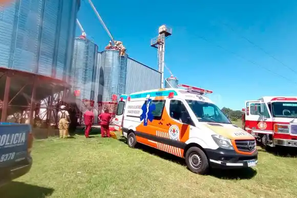 Alerta por accidente laboral en el que tuvieron que intervenir bomberos para rescatar a un hombre