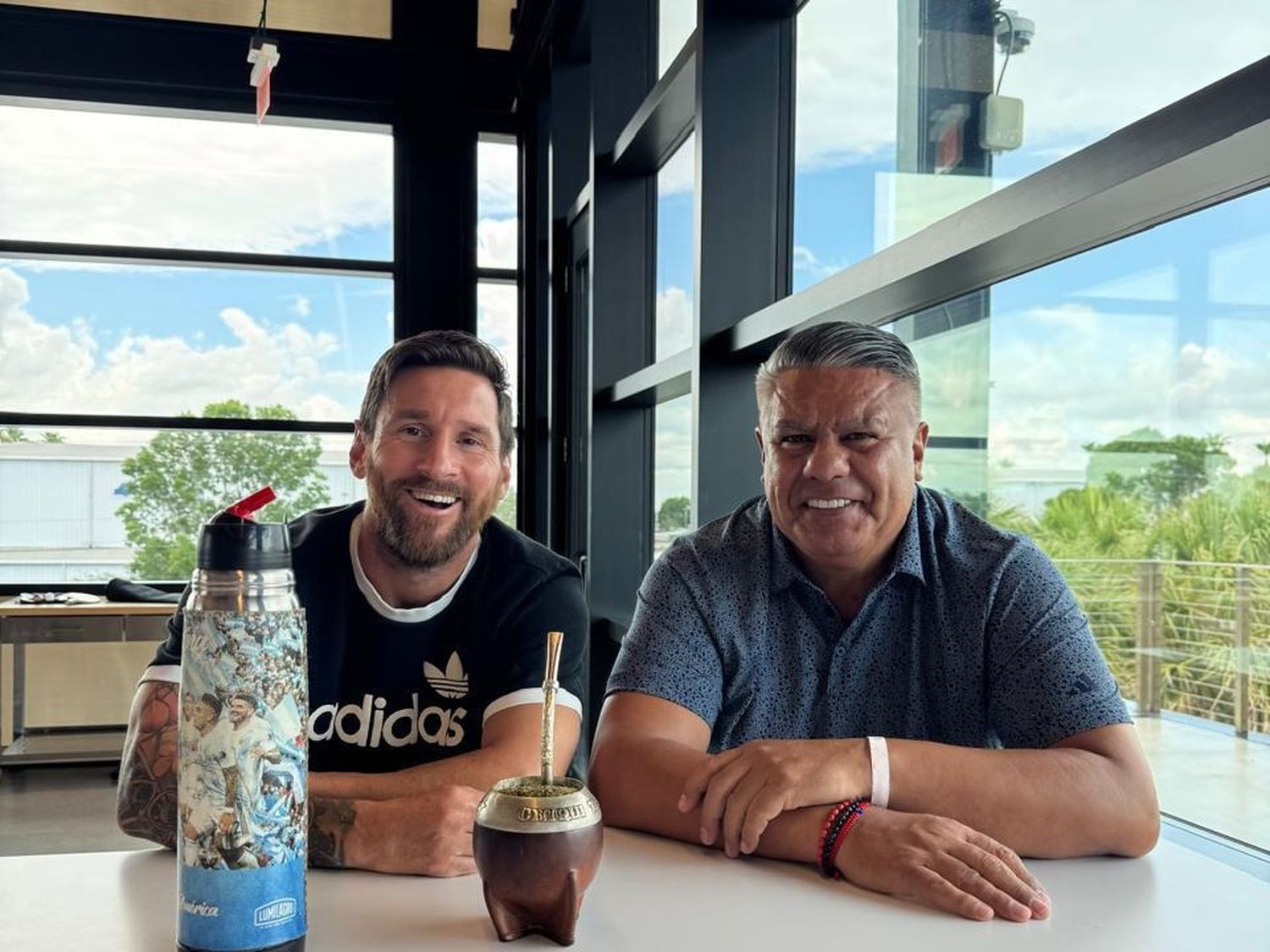 Chiqui Tapia se reunió con Messi en EE.UU. y encendió rumores por la ausencia de Mascherano