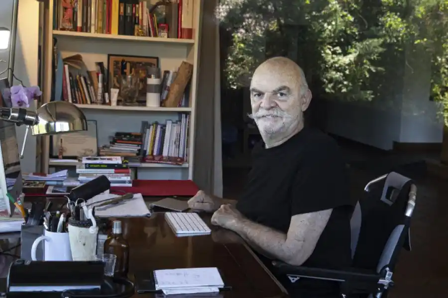 Martín Caparrós padece ELA: "La esperanza de vida es de tres a cinco años"