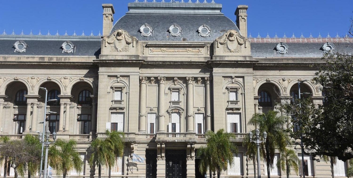 El pedido es realizado con un de los focos en las gestiones del gobierno de la provincia de Santa Fe. Crédito: Luis Cetraro