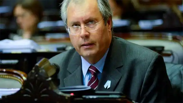 Murió el diputado Héctor Olivares tras ser baleado a metros del Congreso