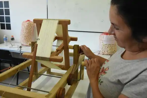 Las “Mujeres de la Seda” continúan trabajando con el fin de sumar valor agregado