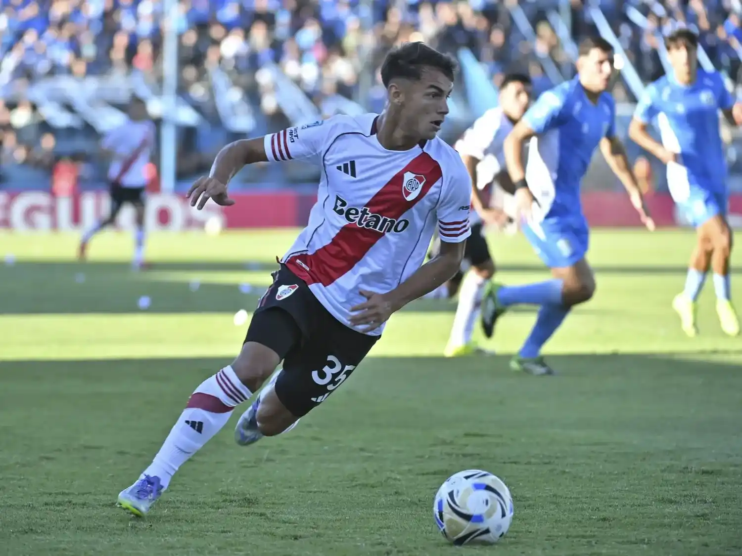 River logró su tercera victoria seguida.