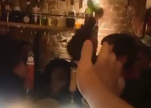 El momento de la agresión quedó filmado
