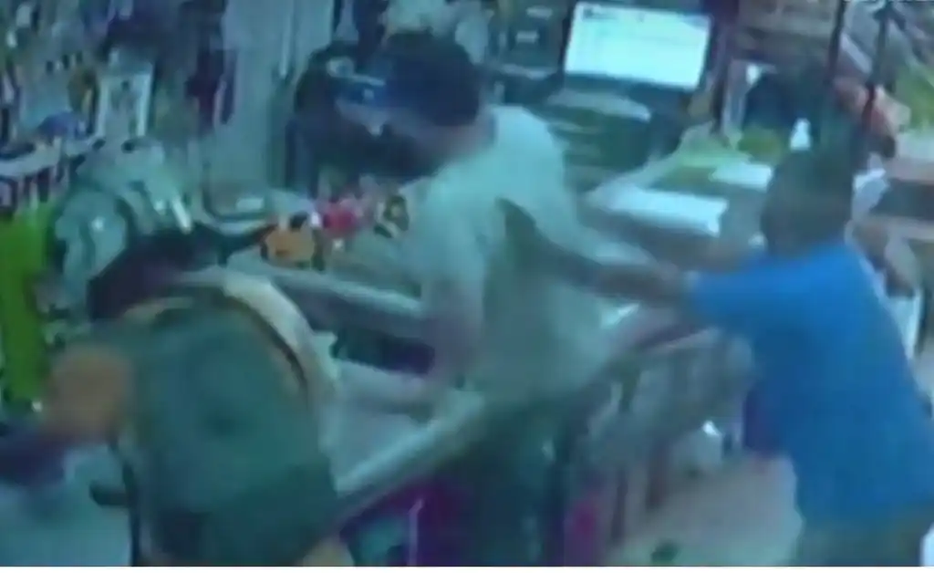 Robo a mano armada en supermercado rosarino