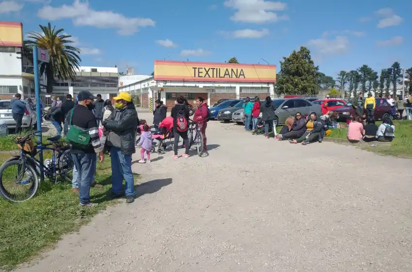 Galván advirtió que muchas de las personas afectadas terminan aceptando arreglos desfavorables por necesidad, ya que “no llegan a fin de mes”.