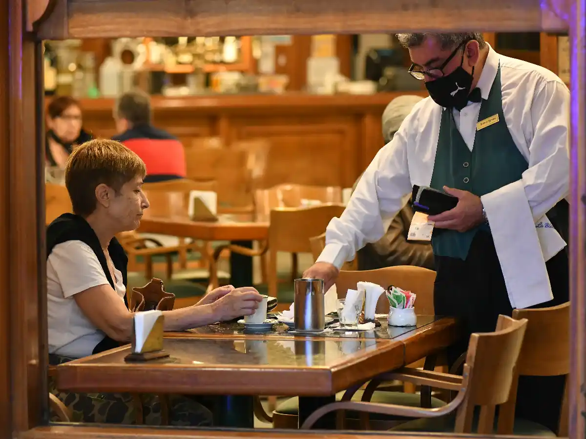 En Río Cuarto concejales impulsan exigir vacunación  para entrar a bares y restaurantes  